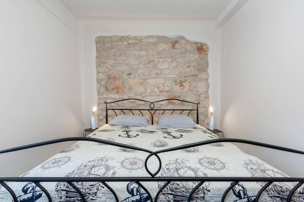 Predivan Novouredeni Apartman U Blizini Mora Banjole Esterno foto