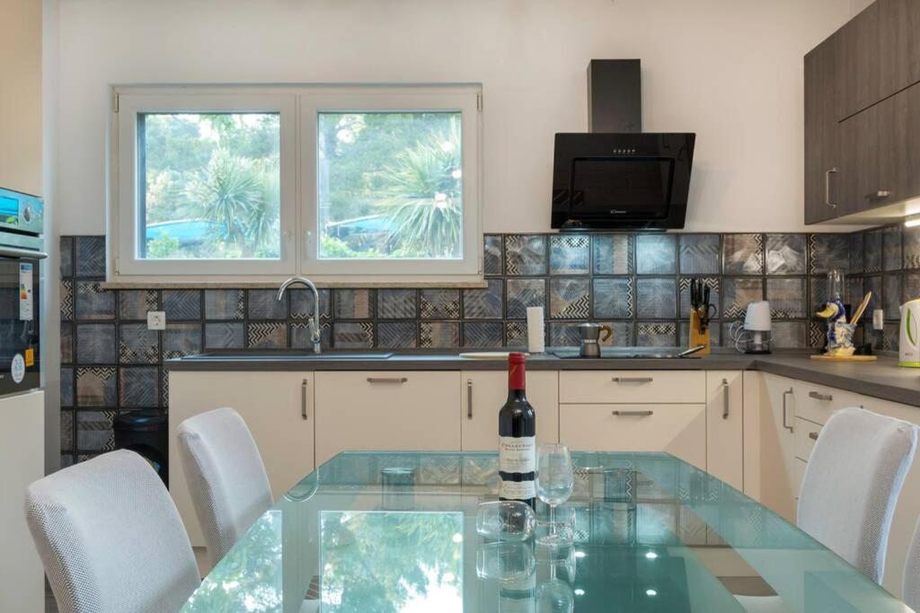 Predivan Novouredeni Apartman U Blizini Mora Banjole Esterno foto