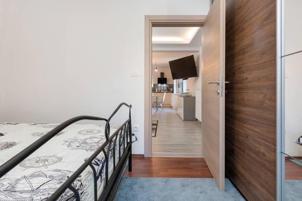 Predivan Novouredeni Apartman U Blizini Mora Banjole Esterno foto